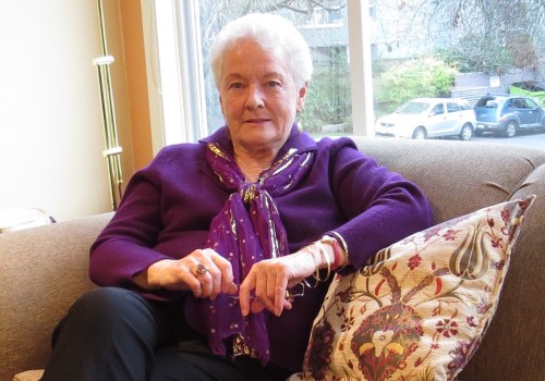 Should an 85 year old live alone?